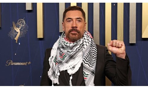JAVIER BARDEM EMMY TÖRENİNE KEFİYESİYLE KATILDI